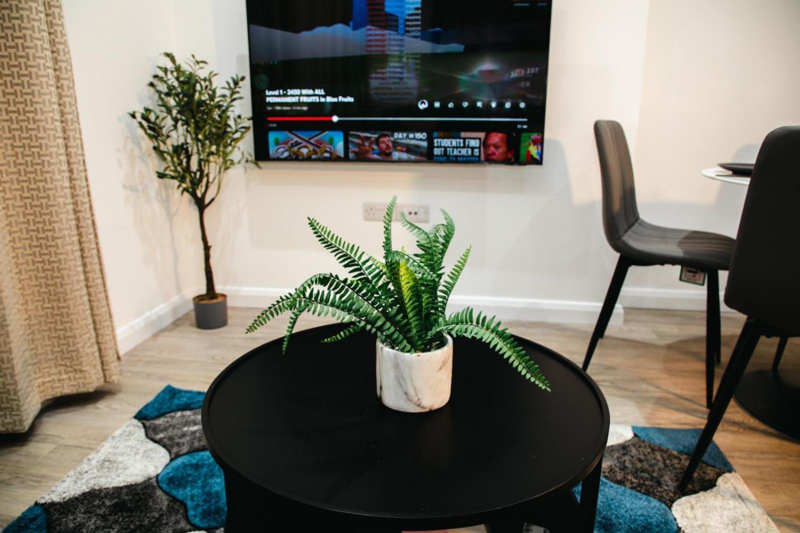 City Centre Luxury Apartment 벨파스트 외부 사진